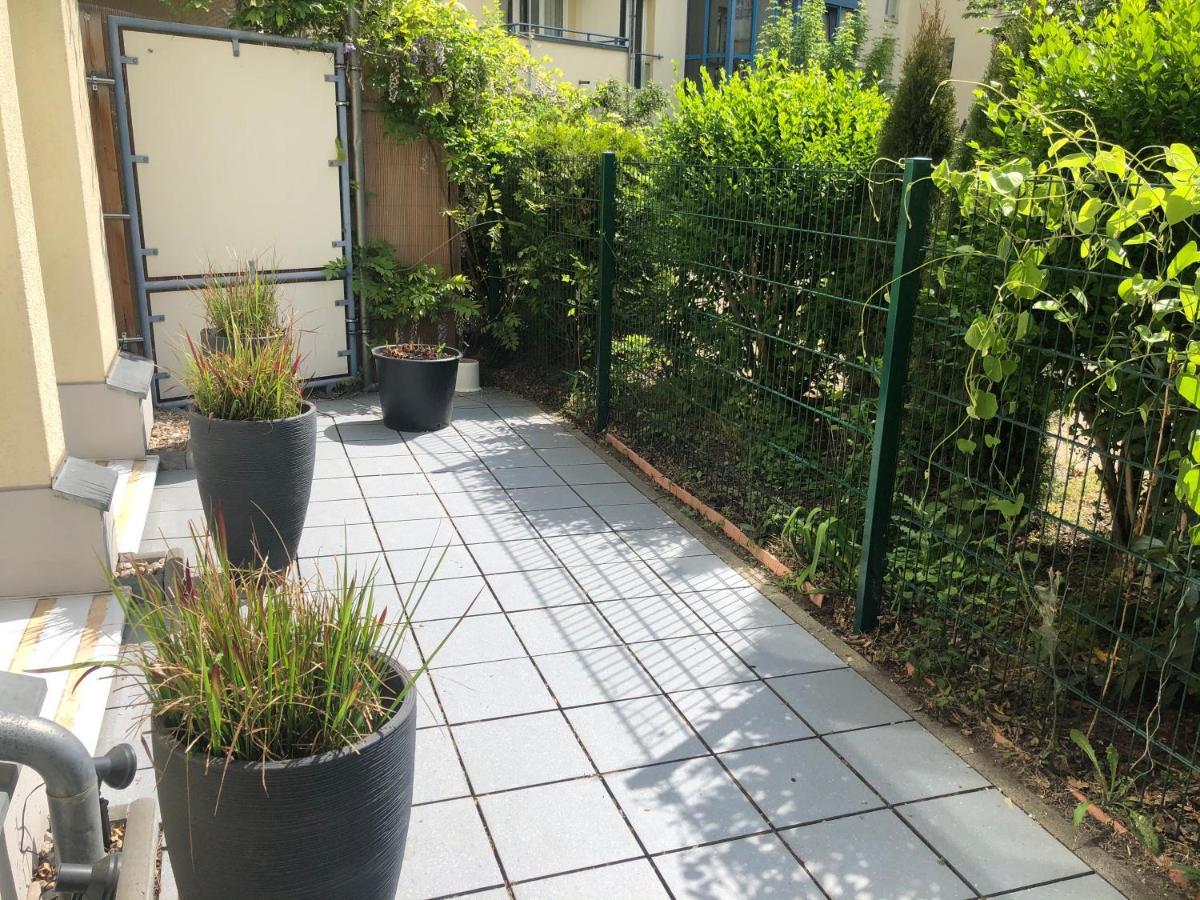 Sonnige Wohnung Im Zentrum Mit Terrasse U Tiefgarage - Netflix & Prime Lipsia Esterno foto