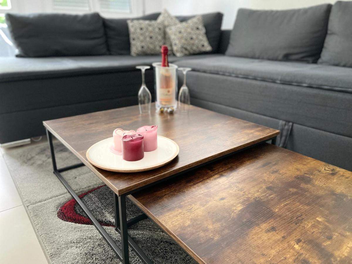 Sonnige Wohnung Im Zentrum Mit Terrasse U Tiefgarage - Netflix & Prime Lipsia Esterno foto