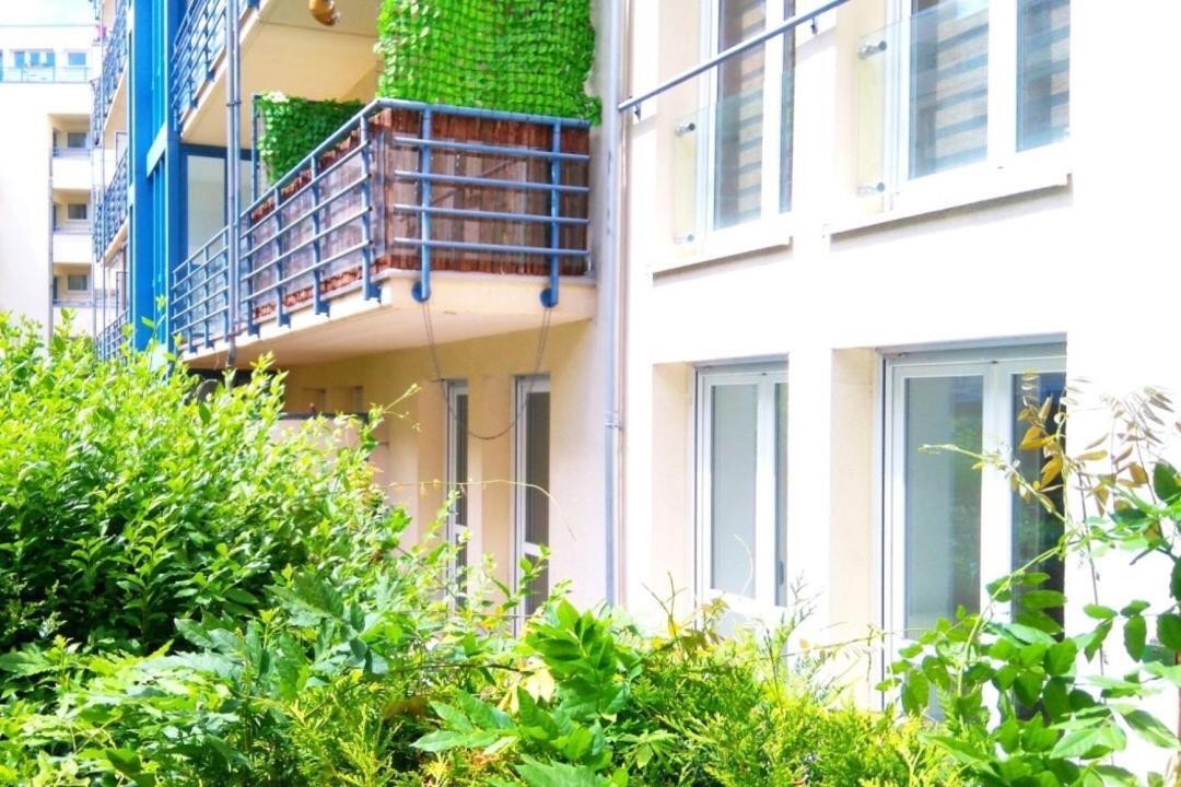 Sonnige Wohnung Im Zentrum Mit Terrasse U Tiefgarage - Netflix & Prime Lipsia Esterno foto